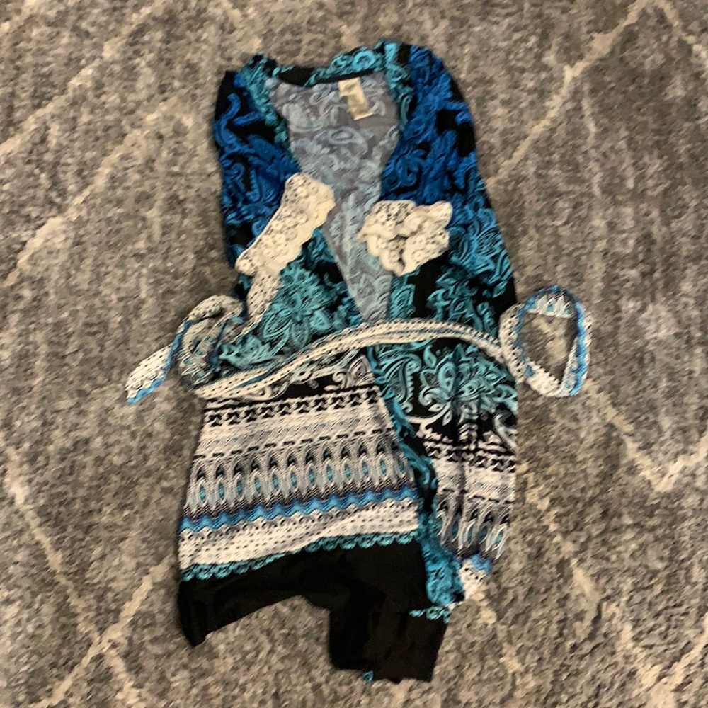 In Bloom medium black and blue robe